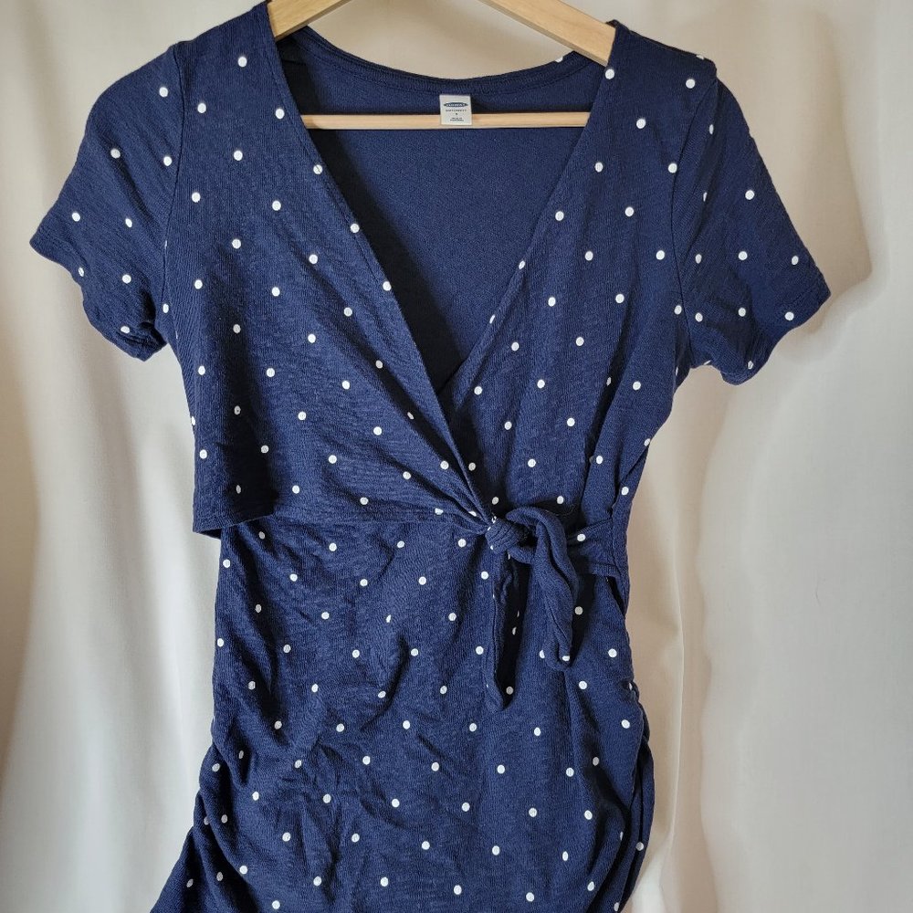 Old Navy Maternity Blouse Size Small - Like New - Very stretchy - Navy white
